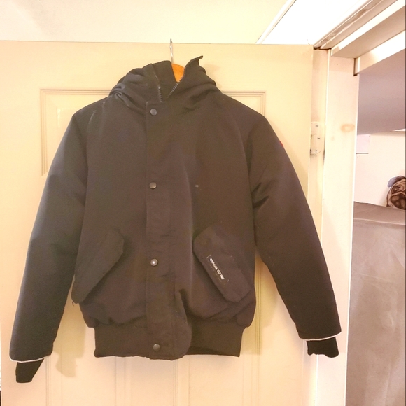 (SOLD) Canada Goose Down Winter Jacket - Picture 4 of 8